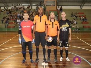 
<a style='margin-left: 5px;' class='btn btn-xs btn-social btn-facebook' href='https://www.facebook.com/sharer/sharer.php?u=https://www.boladovale.com.br/imgs/800-800-90/conteudo/fotos/1368/img9957.jpg' rel='popup' data-width='500' data-height='400'><i class='fa fa-facebook'></i>Compartilhar <span class='hidden-xs'>no Facebook</span>
</a> 
<a class='btn btn-default btn-xs' target='_blank' href='imgs/800-800-90/conteudo/fotos/1368/img9957.jpg'>
<span class='glyphicon glyphicon-cloud-download'></span> Salvar
</a> 
<span></span>