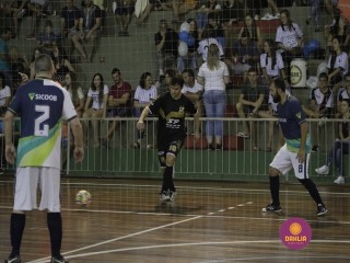 
<a style='margin-left: 5px;' class='btn btn-xs btn-social btn-facebook' href='https://www.facebook.com/sharer/sharer.php?u=https://www.boladovale.com.br/imgs/800-800-90/conteudo/fotos/1368/mg0029.jpg' rel='popup' data-width='500' data-height='400'><i class='fa fa-facebook'></i>Compartilhar <span class='hidden-xs'>no Facebook</span>
</a> 
<a class='btn btn-default btn-xs' target='_blank' href='imgs/800-800-90/conteudo/fotos/1368/mg0029.jpg'>
<span class='glyphicon glyphicon-cloud-download'></span> Salvar
</a> 
<span></span>