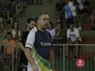 
<a style='margin-left: 5px;' class='btn btn-xs btn-social btn-facebook' href='https://www.facebook.com/sharer/sharer.php?u=https://www.boladovale.com.br/imgs/800-800-90/conteudo/fotos/1368/mg0034.jpg' rel='popup' data-width='500' data-height='400'><i class='fa fa-facebook'></i>Compartilhar <span class='hidden-xs'>no Facebook</span>
</a> 
<a class='btn btn-default btn-xs' target='_blank' href='imgs/800-800-90/conteudo/fotos/1368/mg0034.jpg'>
<span class='glyphicon glyphicon-cloud-download'></span> Salvar
</a> 
<span></span>