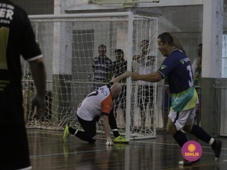 
<a style='margin-left: 5px;' class='btn btn-xs btn-social btn-facebook' href='https://www.facebook.com/sharer/sharer.php?u=https://www.boladovale.com.br/imgs/800-800-90/conteudo/fotos/1368/mg0113.jpg' rel='popup' data-width='500' data-height='400'><i class='fa fa-facebook'></i>Compartilhar <span class='hidden-xs'>no Facebook</span>
</a> 
<a class='btn btn-default btn-xs' target='_blank' href='imgs/800-800-90/conteudo/fotos/1368/mg0113.jpg'>
<span class='glyphicon glyphicon-cloud-download'></span> Salvar
</a> 
<span></span>