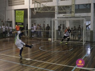 
<a style='margin-left: 5px;' class='btn btn-xs btn-social btn-facebook' href='https://www.facebook.com/sharer/sharer.php?u=https://www.boladovale.com.br/imgs/800-800-90/conteudo/fotos/1368/mg0144.jpg' rel='popup' data-width='500' data-height='400'><i class='fa fa-facebook'></i>Compartilhar <span class='hidden-xs'>no Facebook</span>
</a> 
<a class='btn btn-default btn-xs' target='_blank' href='imgs/800-800-90/conteudo/fotos/1368/mg0144.jpg'>
<span class='glyphicon glyphicon-cloud-download'></span> Salvar
</a> 
<span></span>