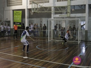 
<a style='margin-left: 5px;' class='btn btn-xs btn-social btn-facebook' href='https://www.facebook.com/sharer/sharer.php?u=https://www.boladovale.com.br/imgs/800-800-90/conteudo/fotos/1368/mg0146.jpg' rel='popup' data-width='500' data-height='400'><i class='fa fa-facebook'></i>Compartilhar <span class='hidden-xs'>no Facebook</span>
</a> 
<a class='btn btn-default btn-xs' target='_blank' href='imgs/800-800-90/conteudo/fotos/1368/mg0146.jpg'>
<span class='glyphicon glyphicon-cloud-download'></span> Salvar
</a> 
<span></span>