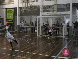 
<a style='margin-left: 5px;' class='btn btn-xs btn-social btn-facebook' href='https://www.facebook.com/sharer/sharer.php?u=https://www.boladovale.com.br/imgs/800-800-90/conteudo/fotos/1368/mg0215.jpg' rel='popup' data-width='500' data-height='400'><i class='fa fa-facebook'></i>Compartilhar <span class='hidden-xs'>no Facebook</span>
</a> 
<a class='btn btn-default btn-xs' target='_blank' href='imgs/800-800-90/conteudo/fotos/1368/mg0215.jpg'>
<span class='glyphicon glyphicon-cloud-download'></span> Salvar
</a> 
<span></span>