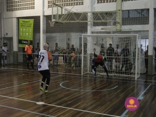 
<a style='margin-left: 5px;' class='btn btn-xs btn-social btn-facebook' href='https://www.facebook.com/sharer/sharer.php?u=https://www.boladovale.com.br/imgs/800-800-90/conteudo/fotos/1368/mg0238.jpg' rel='popup' data-width='500' data-height='400'><i class='fa fa-facebook'></i>Compartilhar <span class='hidden-xs'>no Facebook</span>
</a> 
<a class='btn btn-default btn-xs' target='_blank' href='imgs/800-800-90/conteudo/fotos/1368/mg0238.jpg'>
<span class='glyphicon glyphicon-cloud-download'></span> Salvar
</a> 
<span></span>