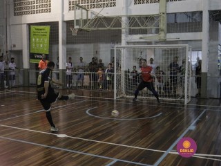 
<a style='margin-left: 5px;' class='btn btn-xs btn-social btn-facebook' href='https://www.facebook.com/sharer/sharer.php?u=https://www.boladovale.com.br/imgs/800-800-90/conteudo/fotos/1368/mg0246.jpg' rel='popup' data-width='500' data-height='400'><i class='fa fa-facebook'></i>Compartilhar <span class='hidden-xs'>no Facebook</span>
</a> 
<a class='btn btn-default btn-xs' target='_blank' href='imgs/800-800-90/conteudo/fotos/1368/mg0246.jpg'>
<span class='glyphicon glyphicon-cloud-download'></span> Salvar
</a> 
<span></span>