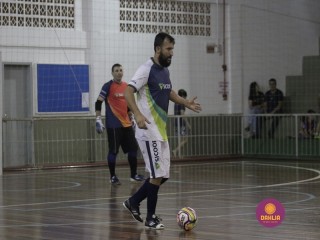 
<a style='margin-left: 5px;' class='btn btn-xs btn-social btn-facebook' href='https://www.facebook.com/sharer/sharer.php?u=https://www.boladovale.com.br/imgs/800-800-90/conteudo/fotos/1368/mg9971.jpg' rel='popup' data-width='500' data-height='400'><i class='fa fa-facebook'></i>Compartilhar <span class='hidden-xs'>no Facebook</span>
</a> 
<a class='btn btn-default btn-xs' target='_blank' href='imgs/800-800-90/conteudo/fotos/1368/mg9971.jpg'>
<span class='glyphicon glyphicon-cloud-download'></span> Salvar
</a> 
<span></span>