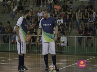 
<a style='margin-left: 5px;' class='btn btn-xs btn-social btn-facebook' href='https://www.facebook.com/sharer/sharer.php?u=https://www.boladovale.com.br/imgs/800-800-90/conteudo/fotos/1368/mg9991.jpg' rel='popup' data-width='500' data-height='400'><i class='fa fa-facebook'></i>Compartilhar <span class='hidden-xs'>no Facebook</span>
</a> 
<a class='btn btn-default btn-xs' target='_blank' href='imgs/800-800-90/conteudo/fotos/1368/mg9991.jpg'>
<span class='glyphicon glyphicon-cloud-download'></span> Salvar
</a> 
<span></span>