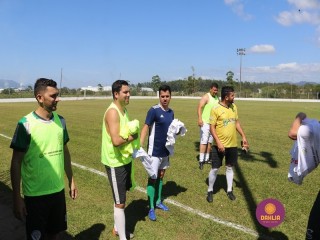 
<a style='margin-left: 5px;' class='btn btn-xs btn-social btn-facebook' href='https://www.facebook.com/sharer/sharer.php?u=https://www.boladovale.com.br/imgs/800-800-90/conteudo/fotos/1369/img0547.jpg' rel='popup' data-width='500' data-height='400'><i class='fa fa-facebook'></i>Compartilhar <span class='hidden-xs'>no Facebook</span>
</a> 
<a class='btn btn-default btn-xs' target='_blank' href='imgs/800-800-90/conteudo/fotos/1369/img0547.jpg'>
<span class='glyphicon glyphicon-cloud-download'></span> Salvar
</a> 
<span></span>