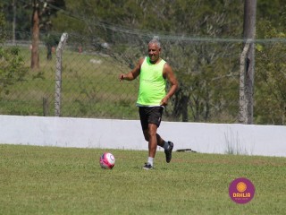 
<a style='margin-left: 5px;' class='btn btn-xs btn-social btn-facebook' href='https://www.facebook.com/sharer/sharer.php?u=https://www.boladovale.com.br/imgs/800-800-90/conteudo/fotos/1369/img0566.jpg' rel='popup' data-width='500' data-height='400'><i class='fa fa-facebook'></i>Compartilhar <span class='hidden-xs'>no Facebook</span>
</a> 
<a class='btn btn-default btn-xs' target='_blank' href='imgs/800-800-90/conteudo/fotos/1369/img0566.jpg'>
<span class='glyphicon glyphicon-cloud-download'></span> Salvar
</a> 
<span></span>