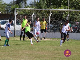
<a style='margin-left: 5px;' class='btn btn-xs btn-social btn-facebook' href='https://www.facebook.com/sharer/sharer.php?u=https://www.boladovale.com.br/imgs/800-800-90/conteudo/fotos/1369/img0575.jpg' rel='popup' data-width='500' data-height='400'><i class='fa fa-facebook'></i>Compartilhar <span class='hidden-xs'>no Facebook</span>
</a> 
<a class='btn btn-default btn-xs' target='_blank' href='imgs/800-800-90/conteudo/fotos/1369/img0575.jpg'>
<span class='glyphicon glyphicon-cloud-download'></span> Salvar
</a> 
<span></span>