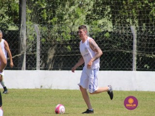 
<a style='margin-left: 5px;' class='btn btn-xs btn-social btn-facebook' href='https://www.facebook.com/sharer/sharer.php?u=https://www.boladovale.com.br/imgs/800-800-90/conteudo/fotos/1369/img0576.jpg' rel='popup' data-width='500' data-height='400'><i class='fa fa-facebook'></i>Compartilhar <span class='hidden-xs'>no Facebook</span>
</a> 
<a class='btn btn-default btn-xs' target='_blank' href='imgs/800-800-90/conteudo/fotos/1369/img0576.jpg'>
<span class='glyphicon glyphicon-cloud-download'></span> Salvar
</a> 
<span></span>
