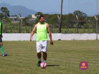 
<a style='margin-left: 5px;' class='btn btn-xs btn-social btn-facebook' href='https://www.facebook.com/sharer/sharer.php?u=https://www.boladovale.com.br/imgs/800-800-90/conteudo/fotos/1369/img0578.jpg' rel='popup' data-width='500' data-height='400'><i class='fa fa-facebook'></i>Compartilhar <span class='hidden-xs'>no Facebook</span>
</a> 
<a class='btn btn-default btn-xs' target='_blank' href='imgs/800-800-90/conteudo/fotos/1369/img0578.jpg'>
<span class='glyphicon glyphicon-cloud-download'></span> Salvar
</a> 
<span></span>