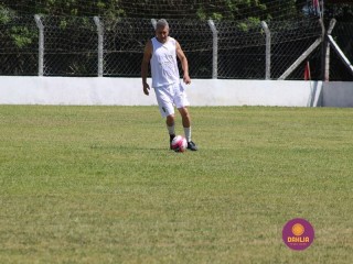 
<a style='margin-left: 5px;' class='btn btn-xs btn-social btn-facebook' href='https://www.facebook.com/sharer/sharer.php?u=https://www.boladovale.com.br/imgs/800-800-90/conteudo/fotos/1369/img0583.jpg' rel='popup' data-width='500' data-height='400'><i class='fa fa-facebook'></i>Compartilhar <span class='hidden-xs'>no Facebook</span>
</a> 
<a class='btn btn-default btn-xs' target='_blank' href='imgs/800-800-90/conteudo/fotos/1369/img0583.jpg'>
<span class='glyphicon glyphicon-cloud-download'></span> Salvar
</a> 
<span></span>