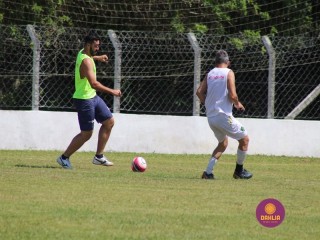 
<a style='margin-left: 5px;' class='btn btn-xs btn-social btn-facebook' href='https://www.facebook.com/sharer/sharer.php?u=https://www.boladovale.com.br/imgs/800-800-90/conteudo/fotos/1369/img0587.jpg' rel='popup' data-width='500' data-height='400'><i class='fa fa-facebook'></i>Compartilhar <span class='hidden-xs'>no Facebook</span>
</a> 
<a class='btn btn-default btn-xs' target='_blank' href='imgs/800-800-90/conteudo/fotos/1369/img0587.jpg'>
<span class='glyphicon glyphicon-cloud-download'></span> Salvar
</a> 
<span></span>