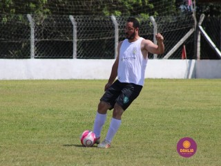 
<a style='margin-left: 5px;' class='btn btn-xs btn-social btn-facebook' href='https://www.facebook.com/sharer/sharer.php?u=https://www.boladovale.com.br/imgs/800-800-90/conteudo/fotos/1369/img0590.jpg' rel='popup' data-width='500' data-height='400'><i class='fa fa-facebook'></i>Compartilhar <span class='hidden-xs'>no Facebook</span>
</a> 
<a class='btn btn-default btn-xs' target='_blank' href='imgs/800-800-90/conteudo/fotos/1369/img0590.jpg'>
<span class='glyphicon glyphicon-cloud-download'></span> Salvar
</a> 
<span></span>