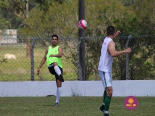 
<a style='margin-left: 5px;' class='btn btn-xs btn-social btn-facebook' href='https://www.facebook.com/sharer/sharer.php?u=https://www.boladovale.com.br/imgs/800-800-90/conteudo/fotos/1369/img0591.jpg' rel='popup' data-width='500' data-height='400'><i class='fa fa-facebook'></i>Compartilhar <span class='hidden-xs'>no Facebook</span>
</a> 
<a class='btn btn-default btn-xs' target='_blank' href='imgs/800-800-90/conteudo/fotos/1369/img0591.jpg'>
<span class='glyphicon glyphicon-cloud-download'></span> Salvar
</a> 
<span></span>