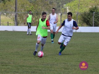
<a style='margin-left: 5px;' class='btn btn-xs btn-social btn-facebook' href='https://www.facebook.com/sharer/sharer.php?u=https://www.boladovale.com.br/imgs/800-800-90/conteudo/fotos/1369/img0592.jpg' rel='popup' data-width='500' data-height='400'><i class='fa fa-facebook'></i>Compartilhar <span class='hidden-xs'>no Facebook</span>
</a> 
<a class='btn btn-default btn-xs' target='_blank' href='imgs/800-800-90/conteudo/fotos/1369/img0592.jpg'>
<span class='glyphicon glyphicon-cloud-download'></span> Salvar
</a> 
<span></span>