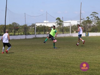 
<a style='margin-left: 5px;' class='btn btn-xs btn-social btn-facebook' href='https://www.facebook.com/sharer/sharer.php?u=https://www.boladovale.com.br/imgs/800-800-90/conteudo/fotos/1369/img0594.jpg' rel='popup' data-width='500' data-height='400'><i class='fa fa-facebook'></i>Compartilhar <span class='hidden-xs'>no Facebook</span>
</a> 
<a class='btn btn-default btn-xs' target='_blank' href='imgs/800-800-90/conteudo/fotos/1369/img0594.jpg'>
<span class='glyphicon glyphicon-cloud-download'></span> Salvar
</a> 
<span></span>