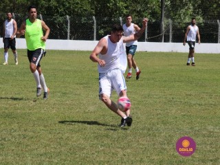 
<a style='margin-left: 5px;' class='btn btn-xs btn-social btn-facebook' href='https://www.facebook.com/sharer/sharer.php?u=https://www.boladovale.com.br/imgs/800-800-90/conteudo/fotos/1369/img0605.jpg' rel='popup' data-width='500' data-height='400'><i class='fa fa-facebook'></i>Compartilhar <span class='hidden-xs'>no Facebook</span>
</a> 
<a class='btn btn-default btn-xs' target='_blank' href='imgs/800-800-90/conteudo/fotos/1369/img0605.jpg'>
<span class='glyphicon glyphicon-cloud-download'></span> Salvar
</a> 
<span></span>