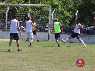 
<a style='margin-left: 5px;' class='btn btn-xs btn-social btn-facebook' href='https://www.facebook.com/sharer/sharer.php?u=https://www.boladovale.com.br/imgs/800-800-90/conteudo/fotos/1369/img0615.jpg' rel='popup' data-width='500' data-height='400'><i class='fa fa-facebook'></i>Compartilhar <span class='hidden-xs'>no Facebook</span>
</a> 
<a class='btn btn-default btn-xs' target='_blank' href='imgs/800-800-90/conteudo/fotos/1369/img0615.jpg'>
<span class='glyphicon glyphicon-cloud-download'></span> Salvar
</a> 
<span></span>