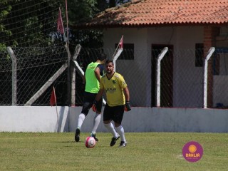 
<a style='margin-left: 5px;' class='btn btn-xs btn-social btn-facebook' href='https://www.facebook.com/sharer/sharer.php?u=https://www.boladovale.com.br/imgs/800-800-90/conteudo/fotos/1369/img0622.jpg' rel='popup' data-width='500' data-height='400'><i class='fa fa-facebook'></i>Compartilhar <span class='hidden-xs'>no Facebook</span>
</a> 
<a class='btn btn-default btn-xs' target='_blank' href='imgs/800-800-90/conteudo/fotos/1369/img0622.jpg'>
<span class='glyphicon glyphicon-cloud-download'></span> Salvar
</a> 
<span></span>