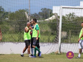 
<a style='margin-left: 5px;' class='btn btn-xs btn-social btn-facebook' href='https://www.facebook.com/sharer/sharer.php?u=https://www.boladovale.com.br/imgs/800-800-90/conteudo/fotos/1369/img0636.jpg' rel='popup' data-width='500' data-height='400'><i class='fa fa-facebook'></i>Compartilhar <span class='hidden-xs'>no Facebook</span>
</a> 
<a class='btn btn-default btn-xs' target='_blank' href='imgs/800-800-90/conteudo/fotos/1369/img0636.jpg'>
<span class='glyphicon glyphicon-cloud-download'></span> Salvar
</a> 
<span></span>