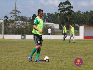 
<a style='margin-left: 5px;' class='btn btn-xs btn-social btn-facebook' href='https://www.facebook.com/sharer/sharer.php?u=https://www.boladovale.com.br/imgs/800-800-90/conteudo/fotos/1369/img0645.jpg' rel='popup' data-width='500' data-height='400'><i class='fa fa-facebook'></i>Compartilhar <span class='hidden-xs'>no Facebook</span>
</a> 
<a class='btn btn-default btn-xs' target='_blank' href='imgs/800-800-90/conteudo/fotos/1369/img0645.jpg'>
<span class='glyphicon glyphicon-cloud-download'></span> Salvar
</a> 
<span></span>
