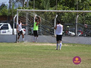
<a style='margin-left: 5px;' class='btn btn-xs btn-social btn-facebook' href='https://www.facebook.com/sharer/sharer.php?u=https://www.boladovale.com.br/imgs/800-800-90/conteudo/fotos/1369/img0656.jpg' rel='popup' data-width='500' data-height='400'><i class='fa fa-facebook'></i>Compartilhar <span class='hidden-xs'>no Facebook</span>
</a> 
<a class='btn btn-default btn-xs' target='_blank' href='imgs/800-800-90/conteudo/fotos/1369/img0656.jpg'>
<span class='glyphicon glyphicon-cloud-download'></span> Salvar
</a> 
<span></span>