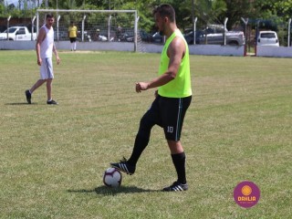 
<a style='margin-left: 5px;' class='btn btn-xs btn-social btn-facebook' href='https://www.facebook.com/sharer/sharer.php?u=https://www.boladovale.com.br/imgs/800-800-90/conteudo/fotos/1369/img0662.jpg' rel='popup' data-width='500' data-height='400'><i class='fa fa-facebook'></i>Compartilhar <span class='hidden-xs'>no Facebook</span>
</a> 
<a class='btn btn-default btn-xs' target='_blank' href='imgs/800-800-90/conteudo/fotos/1369/img0662.jpg'>
<span class='glyphicon glyphicon-cloud-download'></span> Salvar
</a> 
<span></span>