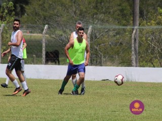 
<a style='margin-left: 5px;' class='btn btn-xs btn-social btn-facebook' href='https://www.facebook.com/sharer/sharer.php?u=https://www.boladovale.com.br/imgs/800-800-90/conteudo/fotos/1369/img0680.jpg' rel='popup' data-width='500' data-height='400'><i class='fa fa-facebook'></i>Compartilhar <span class='hidden-xs'>no Facebook</span>
</a> 
<a class='btn btn-default btn-xs' target='_blank' href='imgs/800-800-90/conteudo/fotos/1369/img0680.jpg'>
<span class='glyphicon glyphicon-cloud-download'></span> Salvar
</a> 
<span></span>