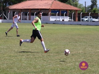
<a style='margin-left: 5px;' class='btn btn-xs btn-social btn-facebook' href='https://www.facebook.com/sharer/sharer.php?u=https://www.boladovale.com.br/imgs/800-800-90/conteudo/fotos/1369/img0682.jpg' rel='popup' data-width='500' data-height='400'><i class='fa fa-facebook'></i>Compartilhar <span class='hidden-xs'>no Facebook</span>
</a> 
<a class='btn btn-default btn-xs' target='_blank' href='imgs/800-800-90/conteudo/fotos/1369/img0682.jpg'>
<span class='glyphicon glyphicon-cloud-download'></span> Salvar
</a> 
<span></span>