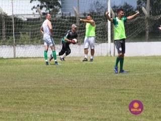 
<a style='margin-left: 5px;' class='btn btn-xs btn-social btn-facebook' href='https://www.facebook.com/sharer/sharer.php?u=https://www.boladovale.com.br/imgs/800-800-90/conteudo/fotos/1369/img0698.jpg' rel='popup' data-width='500' data-height='400'><i class='fa fa-facebook'></i>Compartilhar <span class='hidden-xs'>no Facebook</span>
</a> 
<a class='btn btn-default btn-xs' target='_blank' href='imgs/800-800-90/conteudo/fotos/1369/img0698.jpg'>
<span class='glyphicon glyphicon-cloud-download'></span> Salvar
</a> 
<span></span>