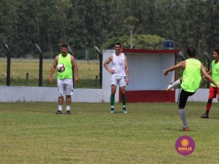 
<a style='margin-left: 5px;' class='btn btn-xs btn-social btn-facebook' href='https://www.facebook.com/sharer/sharer.php?u=https://www.boladovale.com.br/imgs/800-800-90/conteudo/fotos/1369/img0706.jpg' rel='popup' data-width='500' data-height='400'><i class='fa fa-facebook'></i>Compartilhar <span class='hidden-xs'>no Facebook</span>
</a> 
<a class='btn btn-default btn-xs' target='_blank' href='imgs/800-800-90/conteudo/fotos/1369/img0706.jpg'>
<span class='glyphicon glyphicon-cloud-download'></span> Salvar
</a> 
<span></span>