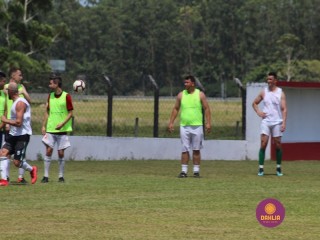 
<a style='margin-left: 5px;' class='btn btn-xs btn-social btn-facebook' href='https://www.facebook.com/sharer/sharer.php?u=https://www.boladovale.com.br/imgs/800-800-90/conteudo/fotos/1369/img0707.jpg' rel='popup' data-width='500' data-height='400'><i class='fa fa-facebook'></i>Compartilhar <span class='hidden-xs'>no Facebook</span>
</a> 
<a class='btn btn-default btn-xs' target='_blank' href='imgs/800-800-90/conteudo/fotos/1369/img0707.jpg'>
<span class='glyphicon glyphicon-cloud-download'></span> Salvar
</a> 
<span></span>