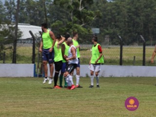 
<a style='margin-left: 5px;' class='btn btn-xs btn-social btn-facebook' href='https://www.facebook.com/sharer/sharer.php?u=https://www.boladovale.com.br/imgs/800-800-90/conteudo/fotos/1369/img0708.jpg' rel='popup' data-width='500' data-height='400'><i class='fa fa-facebook'></i>Compartilhar <span class='hidden-xs'>no Facebook</span>
</a> 
<a class='btn btn-default btn-xs' target='_blank' href='imgs/800-800-90/conteudo/fotos/1369/img0708.jpg'>
<span class='glyphicon glyphicon-cloud-download'></span> Salvar
</a> 
<span></span>