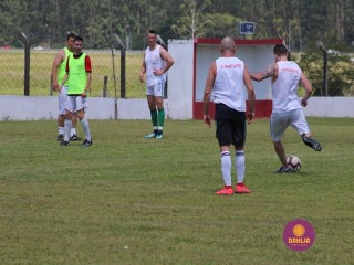 
<a style='margin-left: 5px;' class='btn btn-xs btn-social btn-facebook' href='https://www.facebook.com/sharer/sharer.php?u=https://www.boladovale.com.br/imgs/800-800-90/conteudo/fotos/1369/img0724.jpg' rel='popup' data-width='500' data-height='400'><i class='fa fa-facebook'></i>Compartilhar <span class='hidden-xs'>no Facebook</span>
</a> 
<a class='btn btn-default btn-xs' target='_blank' href='imgs/800-800-90/conteudo/fotos/1369/img0724.jpg'>
<span class='glyphicon glyphicon-cloud-download'></span> Salvar
</a> 
<span></span>