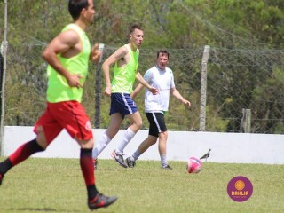 
<a style='margin-left: 5px;' class='btn btn-xs btn-social btn-facebook' href='https://www.facebook.com/sharer/sharer.php?u=https://www.boladovale.com.br/imgs/800-800-90/conteudo/fotos/1369/img0740.jpg' rel='popup' data-width='500' data-height='400'><i class='fa fa-facebook'></i>Compartilhar <span class='hidden-xs'>no Facebook</span>
</a> 
<a class='btn btn-default btn-xs' target='_blank' href='imgs/800-800-90/conteudo/fotos/1369/img0740.jpg'>
<span class='glyphicon glyphicon-cloud-download'></span> Salvar
</a> 
<span></span>