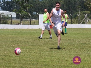 
<a style='margin-left: 5px;' class='btn btn-xs btn-social btn-facebook' href='https://www.facebook.com/sharer/sharer.php?u=https://www.boladovale.com.br/imgs/800-800-90/conteudo/fotos/1369/img0747.jpg' rel='popup' data-width='500' data-height='400'><i class='fa fa-facebook'></i>Compartilhar <span class='hidden-xs'>no Facebook</span>
</a> 
<a class='btn btn-default btn-xs' target='_blank' href='imgs/800-800-90/conteudo/fotos/1369/img0747.jpg'>
<span class='glyphicon glyphicon-cloud-download'></span> Salvar
</a> 
<span></span>