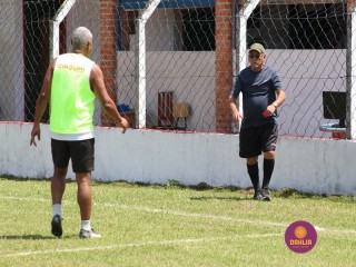 
<a style='margin-left: 5px;' class='btn btn-xs btn-social btn-facebook' href='https://www.facebook.com/sharer/sharer.php?u=https://www.boladovale.com.br/imgs/800-800-90/conteudo/fotos/1369/img0759.jpg' rel='popup' data-width='500' data-height='400'><i class='fa fa-facebook'></i>Compartilhar <span class='hidden-xs'>no Facebook</span>
</a> 
<a class='btn btn-default btn-xs' target='_blank' href='imgs/800-800-90/conteudo/fotos/1369/img0759.jpg'>
<span class='glyphicon glyphicon-cloud-download'></span> Salvar
</a> 
<span></span>