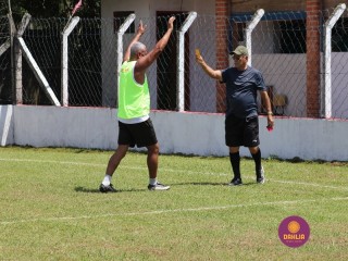 
<a style='margin-left: 5px;' class='btn btn-xs btn-social btn-facebook' href='https://www.facebook.com/sharer/sharer.php?u=https://www.boladovale.com.br/imgs/800-800-90/conteudo/fotos/1369/img0765.jpg' rel='popup' data-width='500' data-height='400'><i class='fa fa-facebook'></i>Compartilhar <span class='hidden-xs'>no Facebook</span>
</a> 
<a class='btn btn-default btn-xs' target='_blank' href='imgs/800-800-90/conteudo/fotos/1369/img0765.jpg'>
<span class='glyphicon glyphicon-cloud-download'></span> Salvar
</a> 
<span></span>
