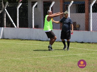 
<a style='margin-left: 5px;' class='btn btn-xs btn-social btn-facebook' href='https://www.facebook.com/sharer/sharer.php?u=https://www.boladovale.com.br/imgs/800-800-90/conteudo/fotos/1369/img0766.jpg' rel='popup' data-width='500' data-height='400'><i class='fa fa-facebook'></i>Compartilhar <span class='hidden-xs'>no Facebook</span>
</a> 
<a class='btn btn-default btn-xs' target='_blank' href='imgs/800-800-90/conteudo/fotos/1369/img0766.jpg'>
<span class='glyphicon glyphicon-cloud-download'></span> Salvar
</a> 
<span></span>