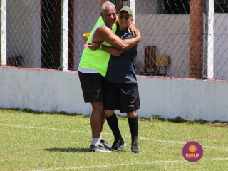 
<a style='margin-left: 5px;' class='btn btn-xs btn-social btn-facebook' href='https://www.facebook.com/sharer/sharer.php?u=https://www.boladovale.com.br/imgs/800-800-90/conteudo/fotos/1369/img0767.jpg' rel='popup' data-width='500' data-height='400'><i class='fa fa-facebook'></i>Compartilhar <span class='hidden-xs'>no Facebook</span>
</a> 
<a class='btn btn-default btn-xs' target='_blank' href='imgs/800-800-90/conteudo/fotos/1369/img0767.jpg'>
<span class='glyphicon glyphicon-cloud-download'></span> Salvar
</a> 
<span></span>