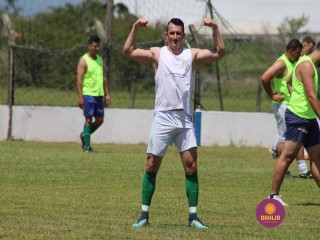 
<a style='margin-left: 5px;' class='btn btn-xs btn-social btn-facebook' href='https://www.facebook.com/sharer/sharer.php?u=https://www.boladovale.com.br/imgs/800-800-90/conteudo/fotos/1369/img0774.jpg' rel='popup' data-width='500' data-height='400'><i class='fa fa-facebook'></i>Compartilhar <span class='hidden-xs'>no Facebook</span>
</a> 
<a class='btn btn-default btn-xs' target='_blank' href='imgs/800-800-90/conteudo/fotos/1369/img0774.jpg'>
<span class='glyphicon glyphicon-cloud-download'></span> Salvar
</a> 
<span></span>