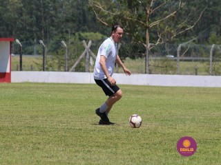 
<a style='margin-left: 5px;' class='btn btn-xs btn-social btn-facebook' href='https://www.facebook.com/sharer/sharer.php?u=https://www.boladovale.com.br/imgs/800-800-90/conteudo/fotos/1369/img0776.jpg' rel='popup' data-width='500' data-height='400'><i class='fa fa-facebook'></i>Compartilhar <span class='hidden-xs'>no Facebook</span>
</a> 
<a class='btn btn-default btn-xs' target='_blank' href='imgs/800-800-90/conteudo/fotos/1369/img0776.jpg'>
<span class='glyphicon glyphicon-cloud-download'></span> Salvar
</a> 
<span></span>