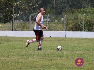 
<a style='margin-left: 5px;' class='btn btn-xs btn-social btn-facebook' href='https://www.facebook.com/sharer/sharer.php?u=https://www.boladovale.com.br/imgs/800-800-90/conteudo/fotos/1369/img0815.jpg' rel='popup' data-width='500' data-height='400'><i class='fa fa-facebook'></i>Compartilhar <span class='hidden-xs'>no Facebook</span>
</a> 
<a class='btn btn-default btn-xs' target='_blank' href='imgs/800-800-90/conteudo/fotos/1369/img0815.jpg'>
<span class='glyphicon glyphicon-cloud-download'></span> Salvar
</a> 
<span></span>
