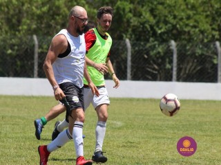 
<a style='margin-left: 5px;' class='btn btn-xs btn-social btn-facebook' href='https://www.facebook.com/sharer/sharer.php?u=https://www.boladovale.com.br/imgs/800-800-90/conteudo/fotos/1369/img0891.jpg' rel='popup' data-width='500' data-height='400'><i class='fa fa-facebook'></i>Compartilhar <span class='hidden-xs'>no Facebook</span>
</a> 
<a class='btn btn-default btn-xs' target='_blank' href='imgs/800-800-90/conteudo/fotos/1369/img0891.jpg'>
<span class='glyphicon glyphicon-cloud-download'></span> Salvar
</a> 
<span></span>