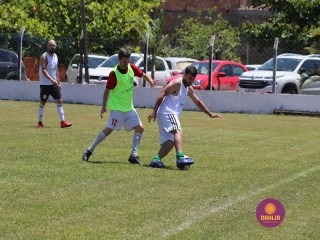 
<a style='margin-left: 5px;' class='btn btn-xs btn-social btn-facebook' href='https://www.facebook.com/sharer/sharer.php?u=https://www.boladovale.com.br/imgs/800-800-90/conteudo/fotos/1369/img0892.jpg' rel='popup' data-width='500' data-height='400'><i class='fa fa-facebook'></i>Compartilhar <span class='hidden-xs'>no Facebook</span>
</a> 
<a class='btn btn-default btn-xs' target='_blank' href='imgs/800-800-90/conteudo/fotos/1369/img0892.jpg'>
<span class='glyphicon glyphicon-cloud-download'></span> Salvar
</a> 
<span></span>