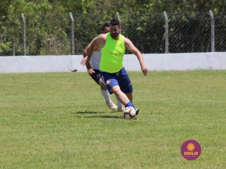 
<a style='margin-left: 5px;' class='btn btn-xs btn-social btn-facebook' href='https://www.facebook.com/sharer/sharer.php?u=https://www.boladovale.com.br/imgs/800-800-90/conteudo/fotos/1369/img0894.jpg' rel='popup' data-width='500' data-height='400'><i class='fa fa-facebook'></i>Compartilhar <span class='hidden-xs'>no Facebook</span>
</a> 
<a class='btn btn-default btn-xs' target='_blank' href='imgs/800-800-90/conteudo/fotos/1369/img0894.jpg'>
<span class='glyphicon glyphicon-cloud-download'></span> Salvar
</a> 
<span></span>