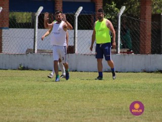 
<a style='margin-left: 5px;' class='btn btn-xs btn-social btn-facebook' href='https://www.facebook.com/sharer/sharer.php?u=https://www.boladovale.com.br/imgs/800-800-90/conteudo/fotos/1369/img0903.jpg' rel='popup' data-width='500' data-height='400'><i class='fa fa-facebook'></i>Compartilhar <span class='hidden-xs'>no Facebook</span>
</a> 
<a class='btn btn-default btn-xs' target='_blank' href='imgs/800-800-90/conteudo/fotos/1369/img0903.jpg'>
<span class='glyphicon glyphicon-cloud-download'></span> Salvar
</a> 
<span></span>