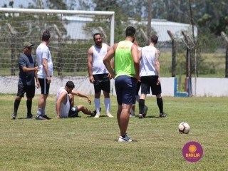 
<a style='margin-left: 5px;' class='btn btn-xs btn-social btn-facebook' href='https://www.facebook.com/sharer/sharer.php?u=https://www.boladovale.com.br/imgs/800-800-90/conteudo/fotos/1369/img0913.jpg' rel='popup' data-width='500' data-height='400'><i class='fa fa-facebook'></i>Compartilhar <span class='hidden-xs'>no Facebook</span>
</a> 
<a class='btn btn-default btn-xs' target='_blank' href='imgs/800-800-90/conteudo/fotos/1369/img0913.jpg'>
<span class='glyphicon glyphicon-cloud-download'></span> Salvar
</a> 
<span></span>